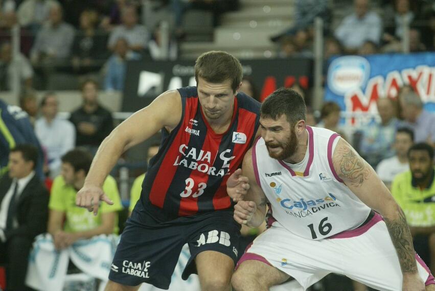 El Cajasol comienza la ACB con derrota ante el Caja Laboral (73-60)